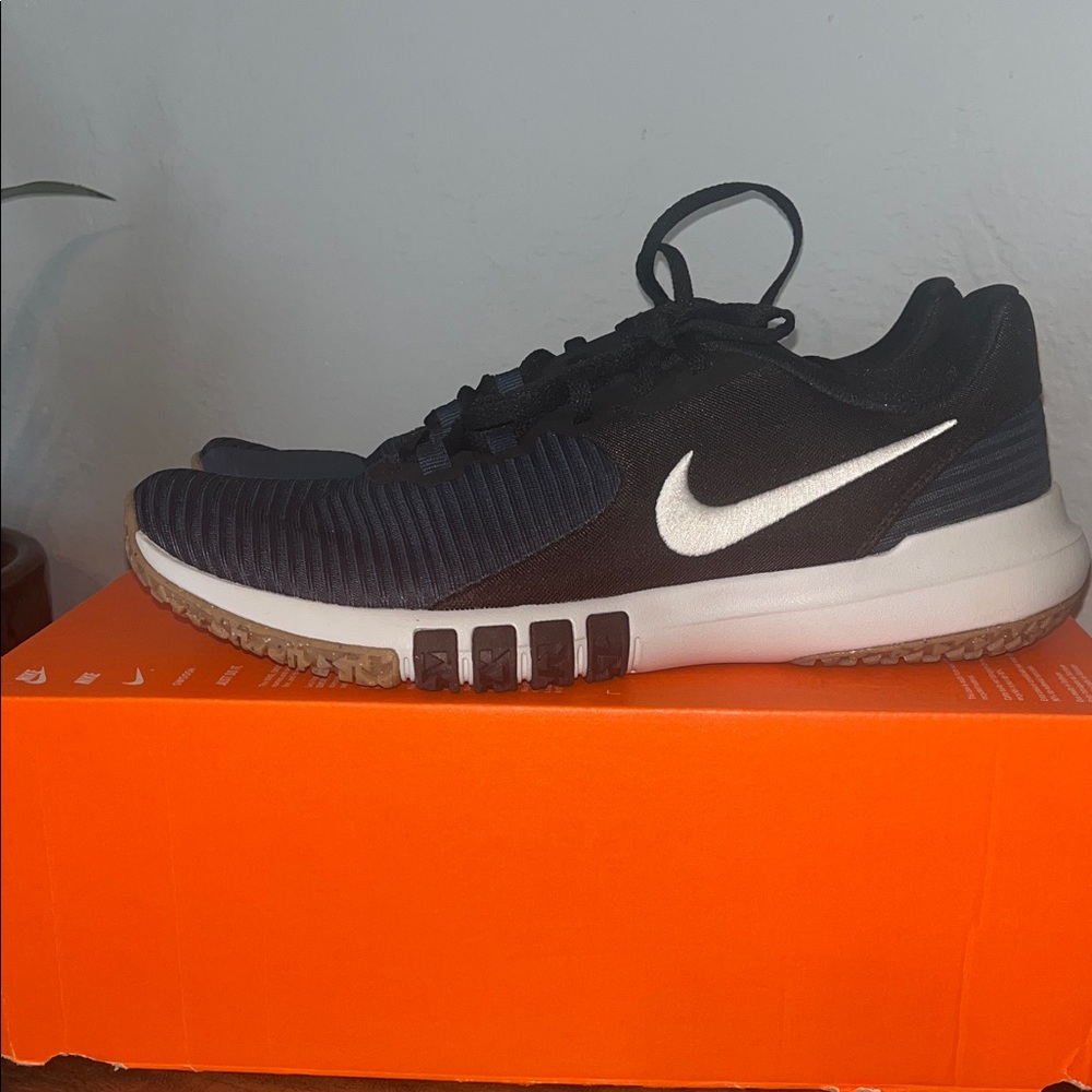 Nike Flex Control. Blue and black